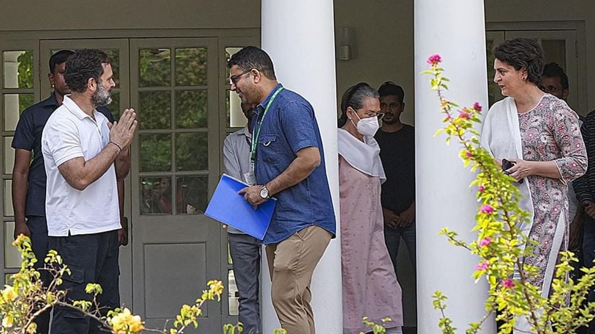DH Evening Brief: Rahul vacates MP's bungalow, stresses it’s ‘price of speaking truth’; Satya Pal Malik not detained, came on volition, Delhi police clarify