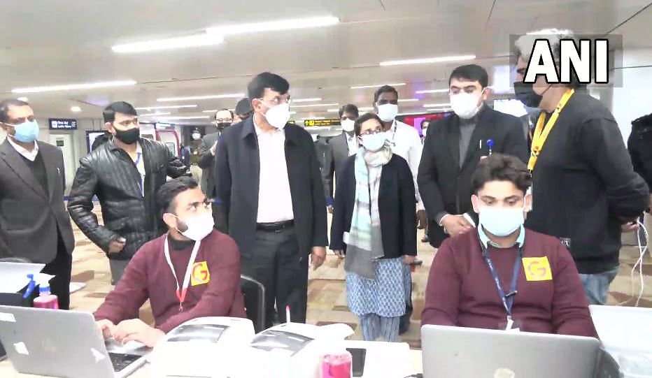 Coronavirus News Highlights: Union Minister Mandaviya reviews Covid-19 testing and screening facility at Delhi airport