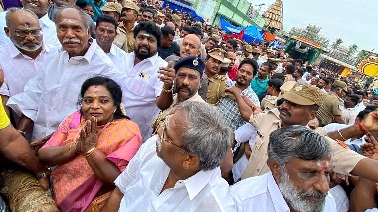 Puducherry L-G, CM pull temple chariot at annual festival amid fanfare