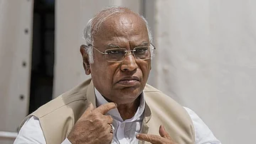 Modi govt has rendered country's health system 'sick': Mallikarjun Kharge
