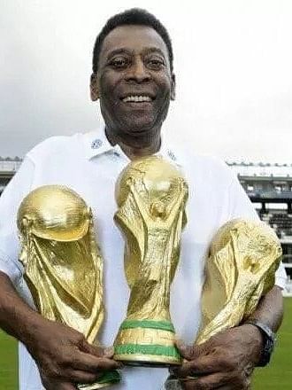 Brazilian Icon and god of football, Pele had visited India twice. His first visit was in 1977 where he played an exhibition match and he re-visited the country after 38 years in 2015 for a three-day tour.