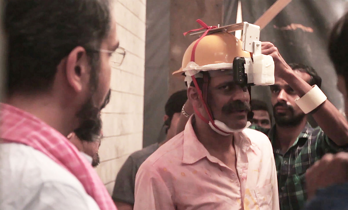 The ‘Bhonsle’ team shot the climax fight scene on the phone camera, by strapping it to the helmet. 