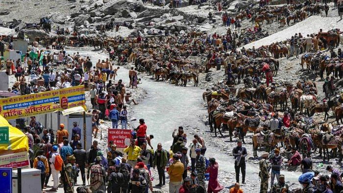 Amarnath Yatra: Over 500 pilgrims leave for twin base camps from Jammu