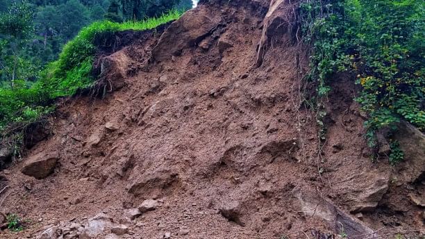 Landslide blocks Jammu-Srinagar national highway; Amarnath batch stopped in Jammu