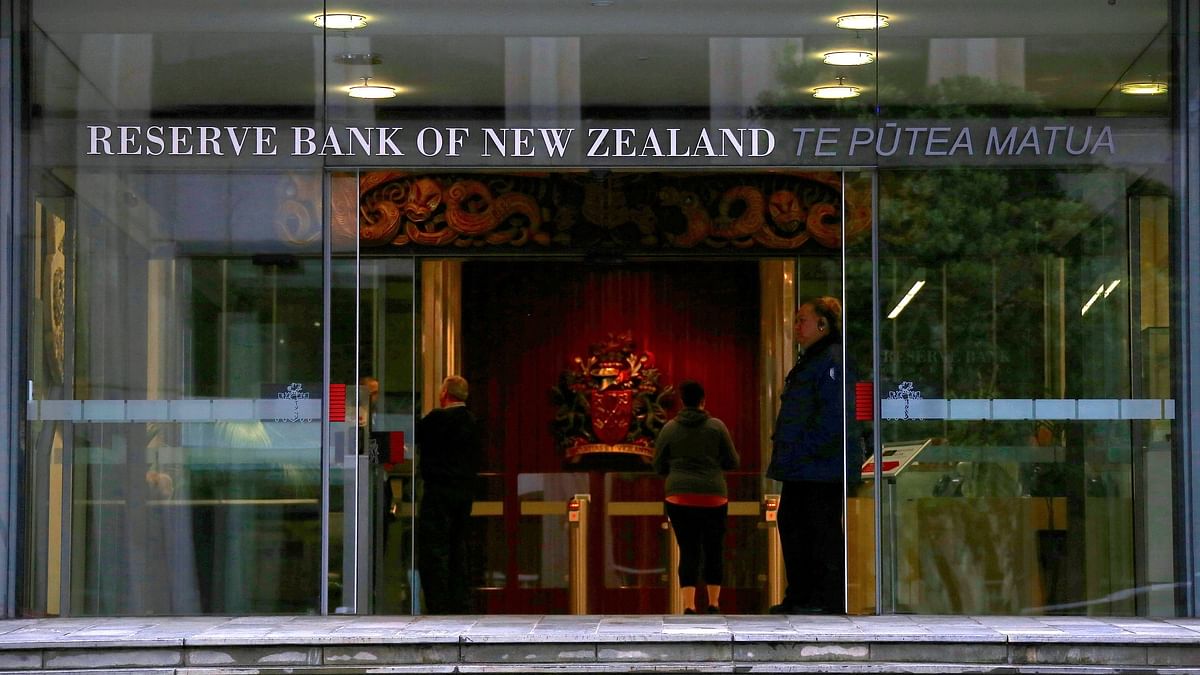 New Zealand's opposition vows to shake up central bank as it leads in polls