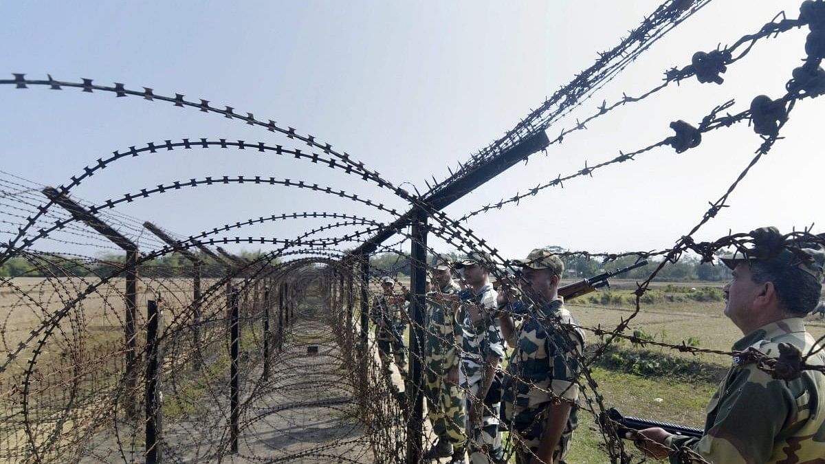 Tamil Nadu man detained near Indo-Pak border in Gujarat; border area map, tools found in his bag