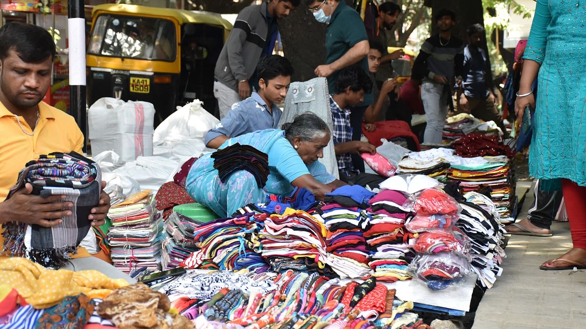 Centre directs banks, civic bodies to work in tandem on scheme for loans to street vendors