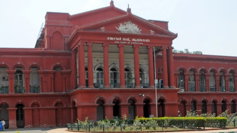Non-receipt of relief would not stop obligation to pay interest: Karnataka High Court 