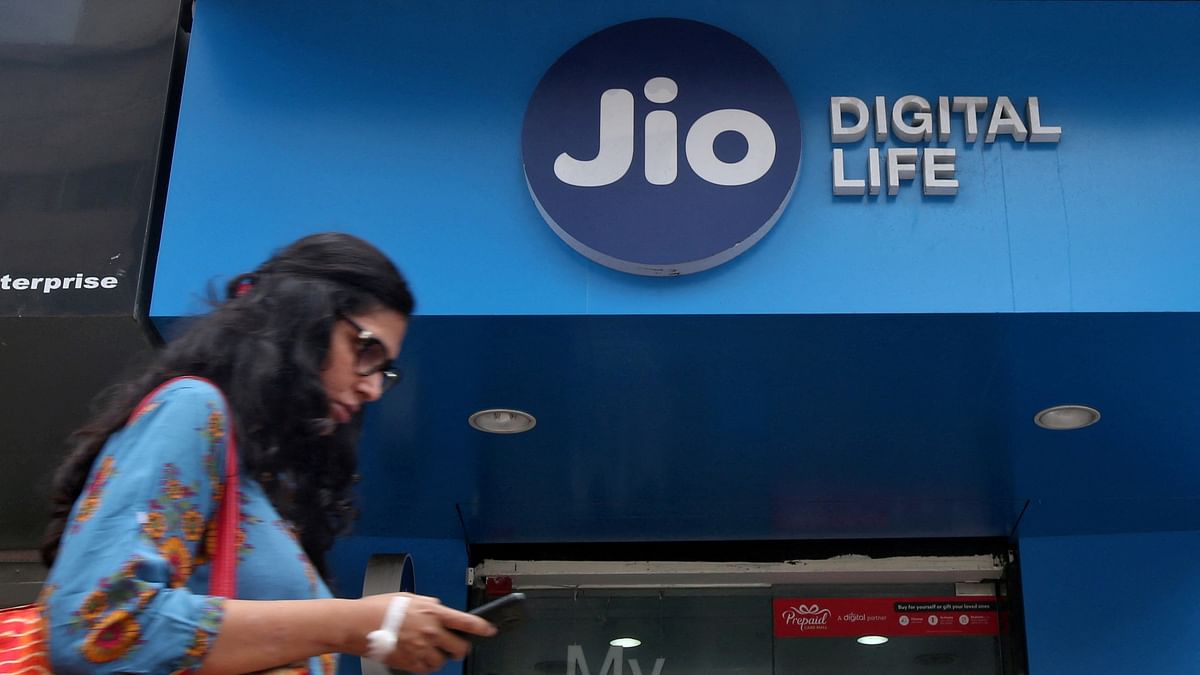 Reliance Jio to raise up to Rs 16,553 crore loan from BNP Paribas