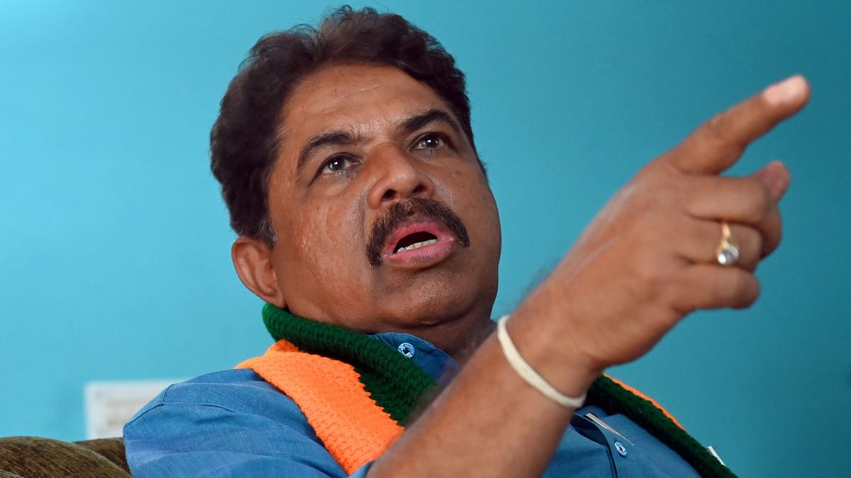 Eshwarappa cannot use Modi's pictures: Karnataka LoP Ashoka on rebel leader