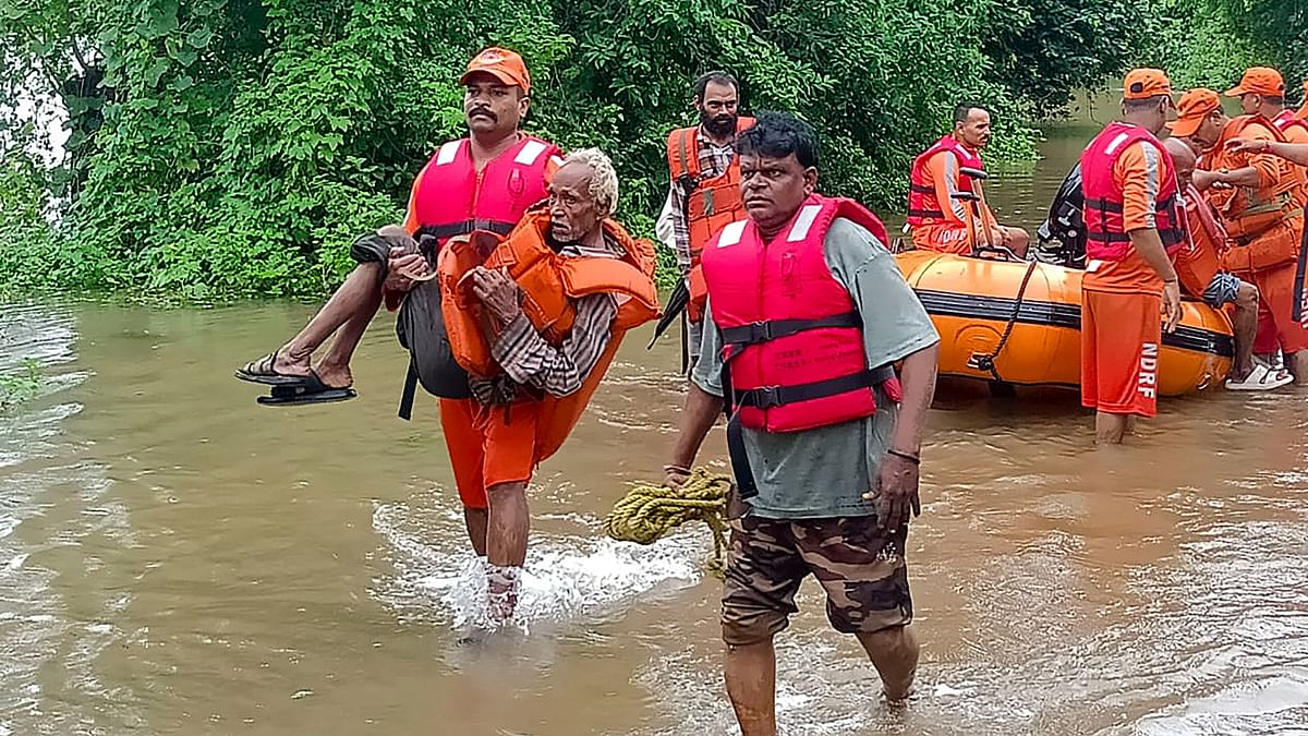 Amid heavy rain, 11,900 people shifted to shelter homes; Narmada above danger mark in Gujarat's Bharuch