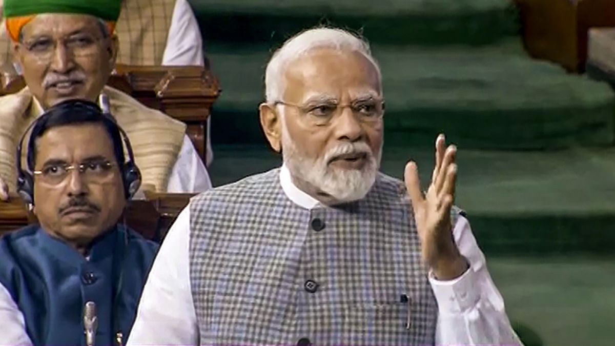 PM bids adieu to old Parliament building with paeans to Nehru, dig at Manmohan