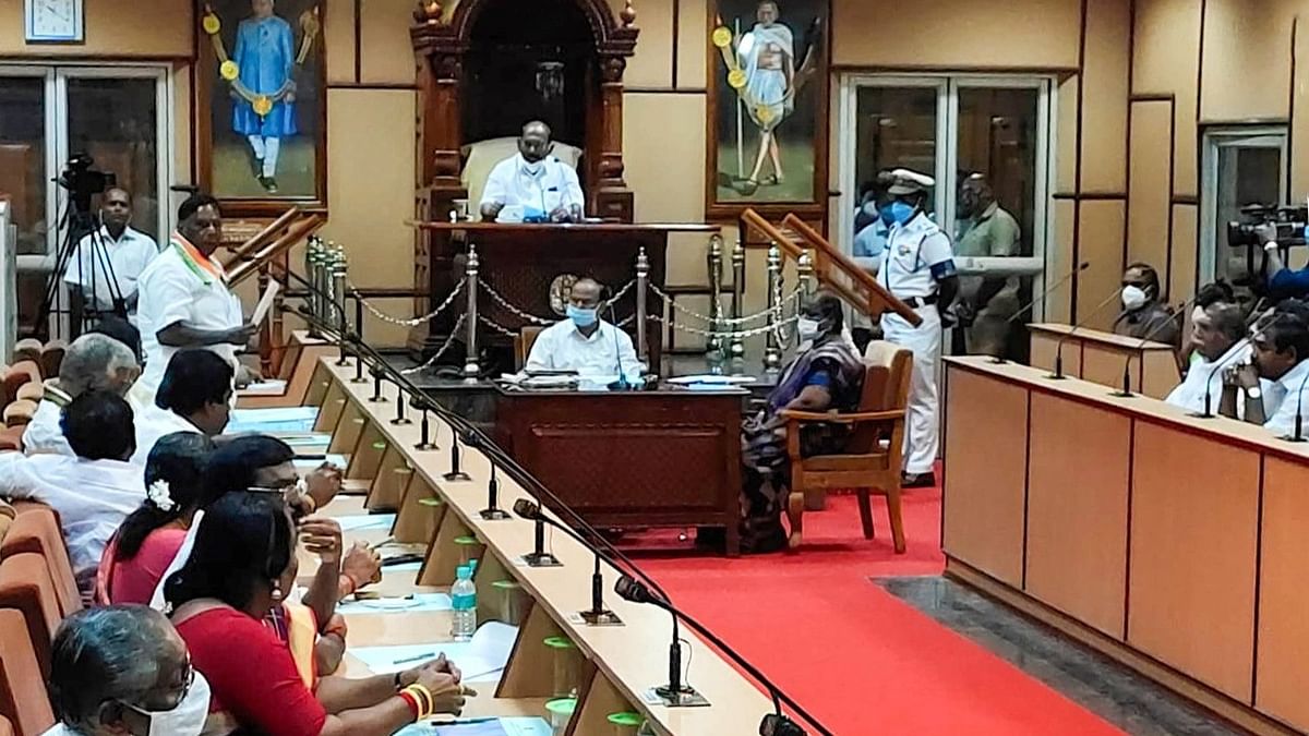 Two MLAs seek house pattas for people; stage protest in front of Puducherry Legislative Assembly