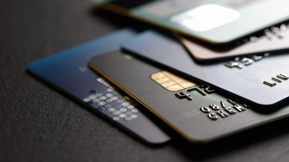 Credit card spending surges to record in India in sign of stress