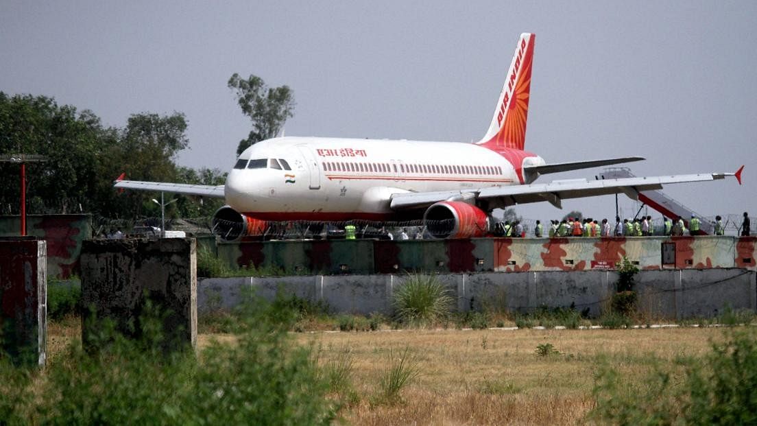 Air India plane suffers tech glitch at Mumbai airport