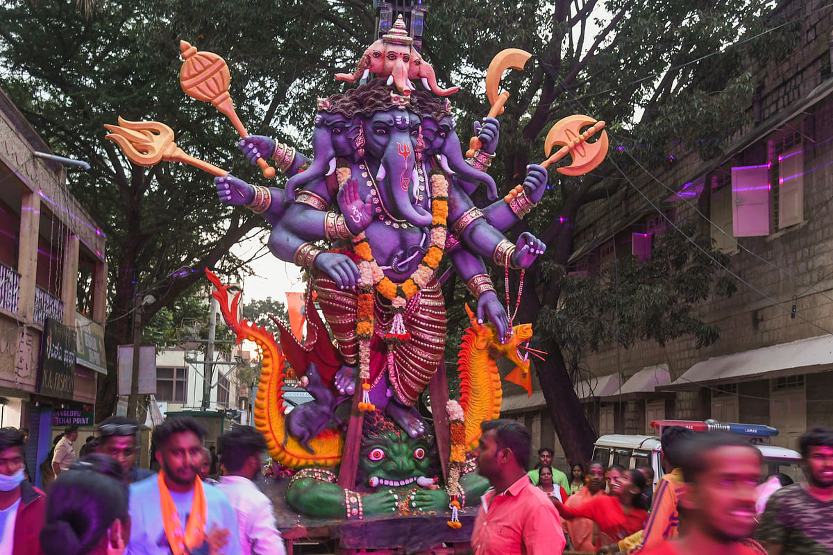 Bengaluru hosts a variety of Ganesh Chaturthi celebrations, including neighborhood fairs and private homes with idols. Important locations include the Bull Temple and the Dodda Ganesh Temple.
