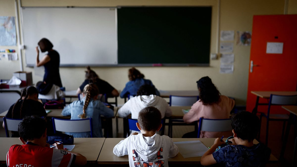 Goa school students taken on mosque visit, made to perform rituals; principal suspended after complaint - Vimarsana News