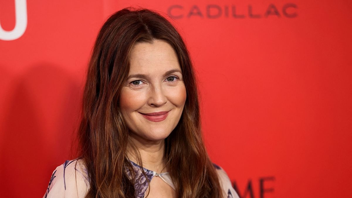 In reversal, Drew Barrymore presses pause on show until strike ends