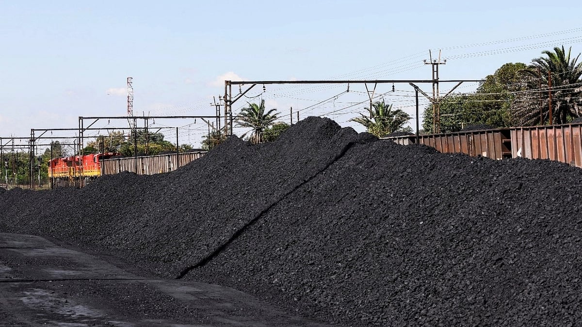 Power sector imported 35 MT coal during April-Oct; 13.6 MT for blending, Parliament told - Vimarsana News