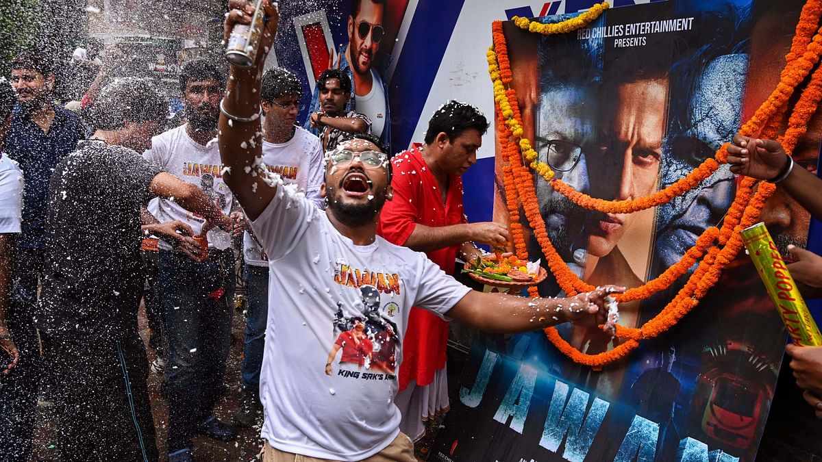 'Jawan' becomes biggest opening film of Hindi cinema with Rs 129 crore worldwide, surpasses 'Pathaan'