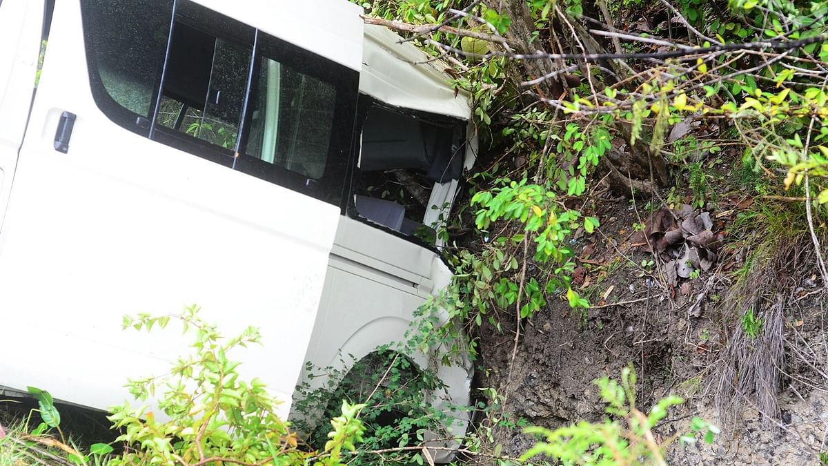 Eight die as tourist bus falls into gorge in Nilgiris