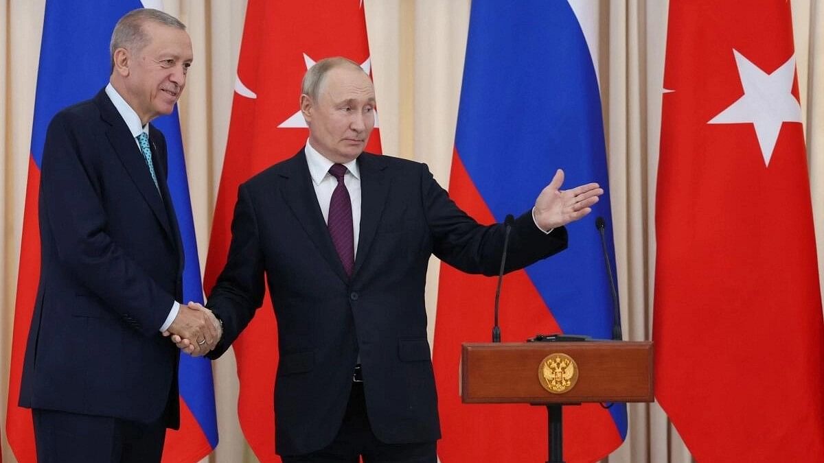 Turkey's economic team in Russia as Erdogan meets Putin
