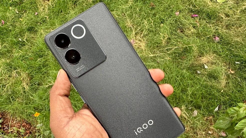 iQOO Z7 Pro 5G review: Reliable mid-range phone with stylish design
