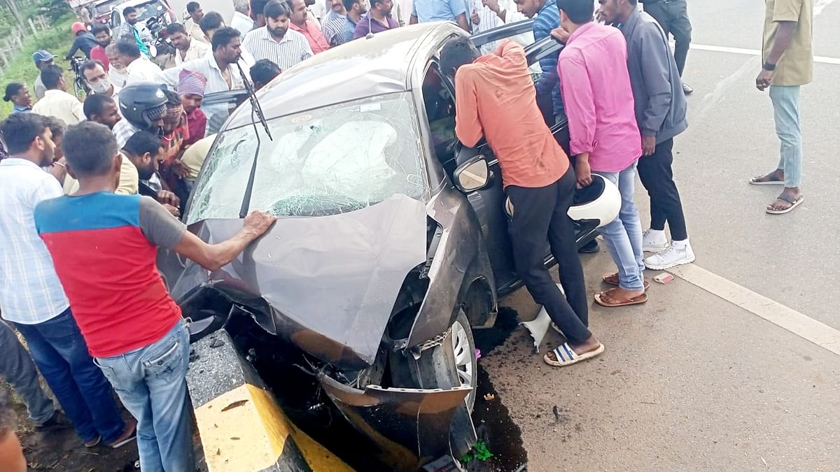 Three die in road mishap in Karnataka's Kadur