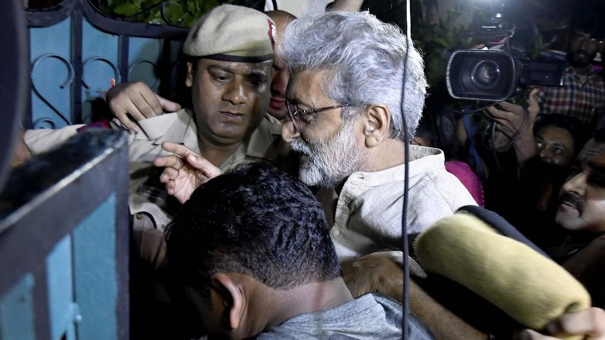 SC asks NIA to file reply in 4 weeks on activist Gautam Navlakha's plea to change accommodation