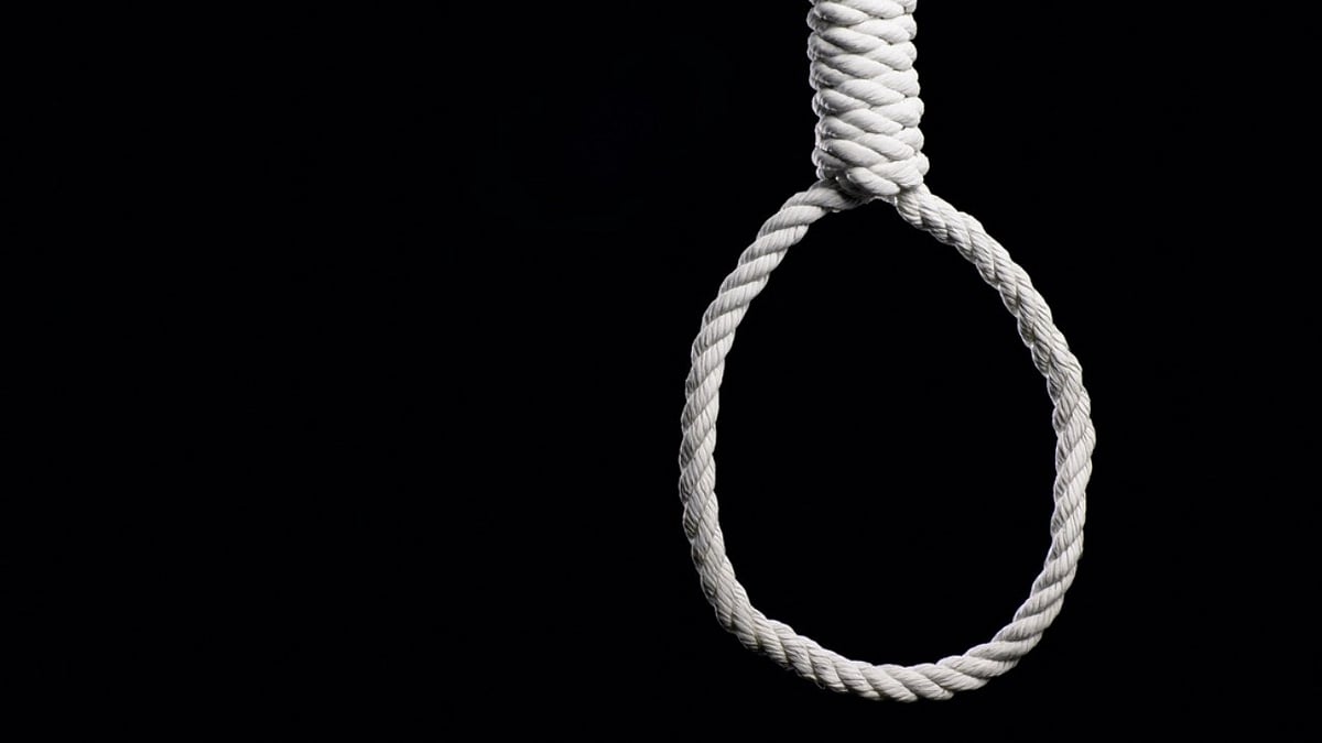 Student found hanging from ceiling fan in Delhi's Patel Chest area