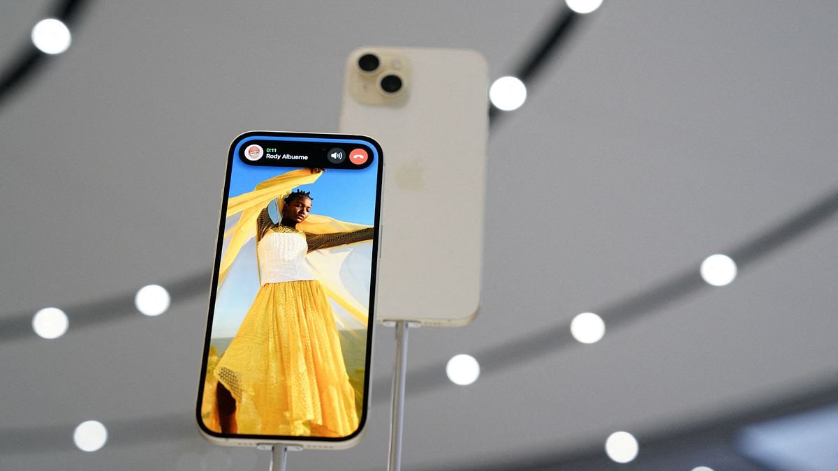 FILE PHOTO: New iPhone 15 and iPhone 15 Plus are displayed during the 'Wonderlust' event at the company's headquarters in Cupertino, California, U.S. September 12, 2023. 
