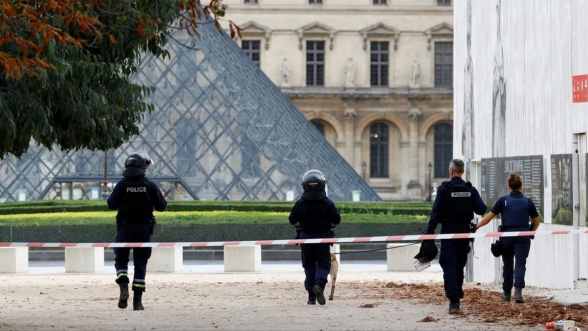 France evacuates Louvre, Versailles palace after security alerts