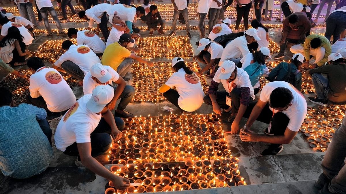 Ayodhya: 24 lakh 'diyas' to be lit on Ram ki Pairi on Diwali eve