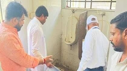 Case registered against Shiv Sena MP Hemant Patil after he makes Nanded hospital dean clean toilet