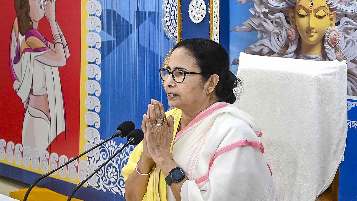 Mamata thanks all officials for making Durga Puja successful in Bengal