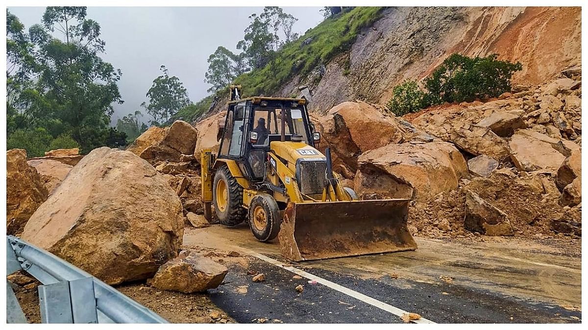 Himachal: NH 5 blocked after massive landslide at Chaura, pileup of vehicles
