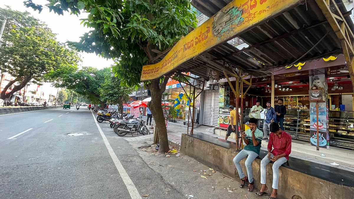 Bengaluru: Broken tin roof at bus shelter a safety threat for commuters