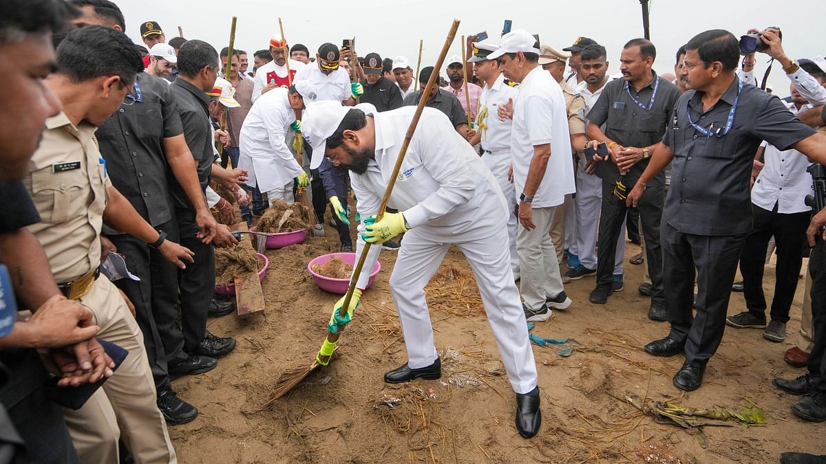 Guv Bais, CM Shinde, Fadnavis take part in cleanliness drive event in Girgaon Chowpatty