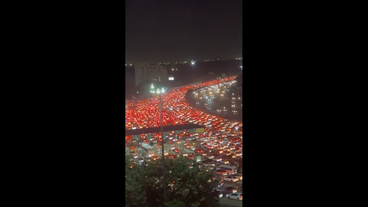 Gurugram or Bengaluru? Netizens debate which city has worse traffic