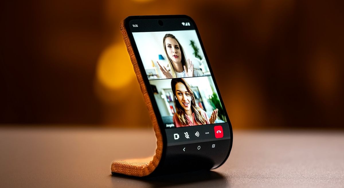 Motorola's concept phone with Adaptive Display.