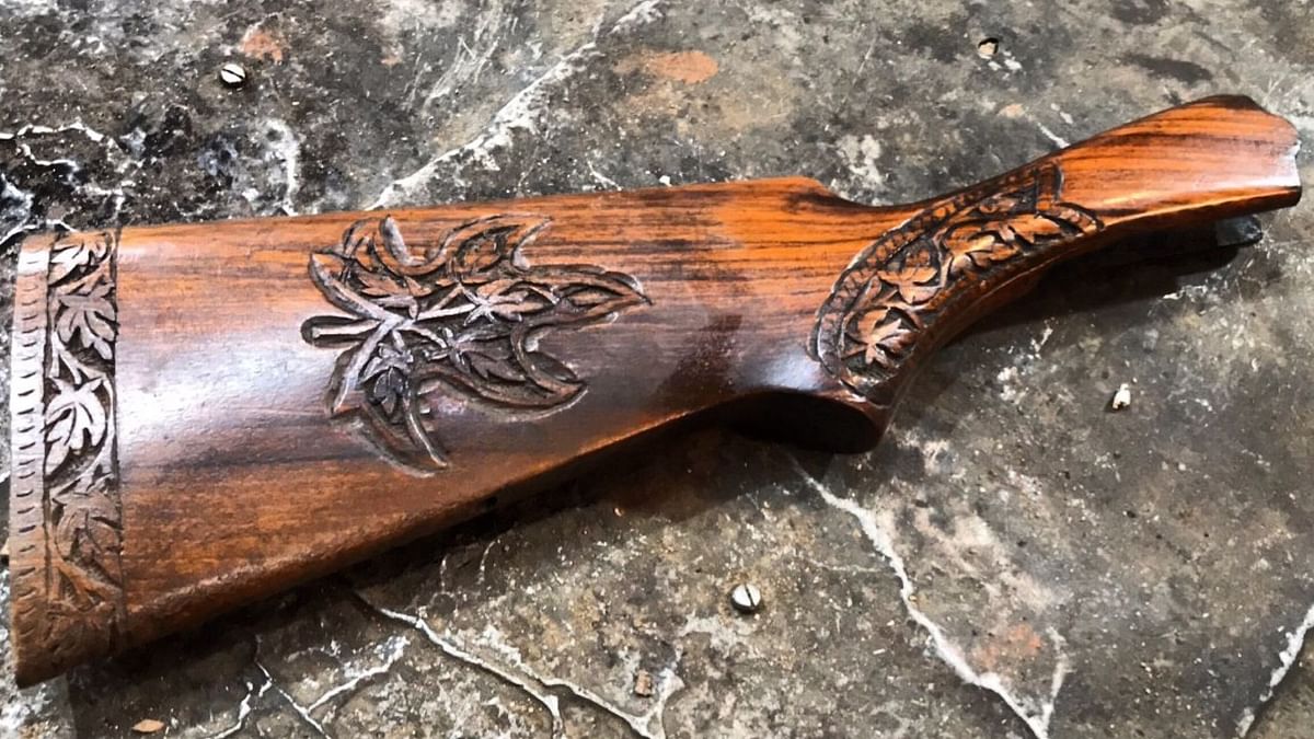 Zaroo gun factory’s traditional walnut shotgun stock engraved with motifs of Chinar leaves.
