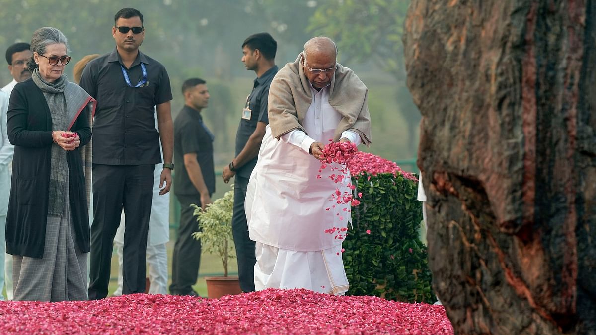 Congress president Mallikarjun Kharge and Sonia Gandhi pay tributes to Indira Gandhi on her death anniversary at Shakti Sthal in New Delhi.