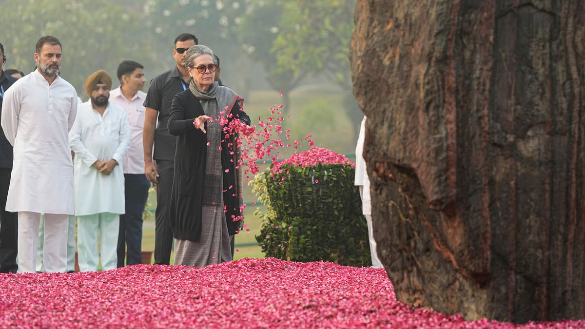 Former Congress president Sonia Gandhi pays floral tributes on the 38th anniversary of former Prime Minister Indira Gandhi at Shakti Sthal in New Delhi.