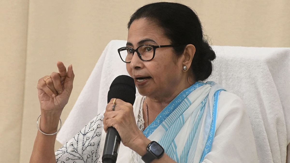 Disrespect to national anthem case: Mumbai court dismisses complaint against Mamata Banerjee