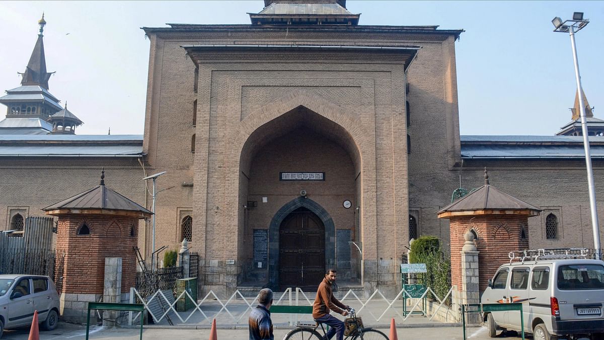 Friday prayers not allowed at Srinagar's Jamia Masjid for fifth consecutive week