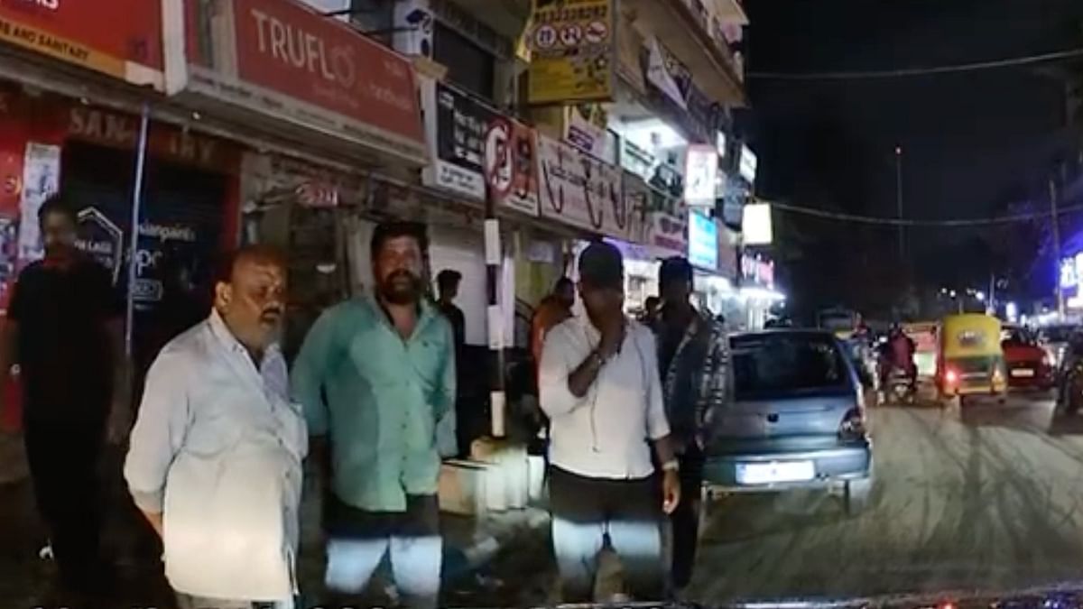 B'luru roads unsafe? Techie claims wife chased by unknown men 