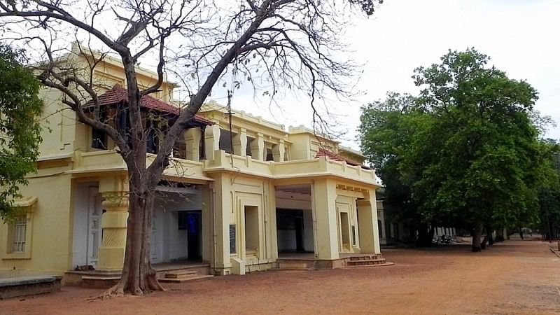 Centre tells Visva-Bharati University to replace controversial plaques