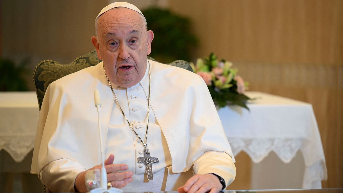 Pope in 'good, stable' condition, on antibiotic IV for lung inflammation