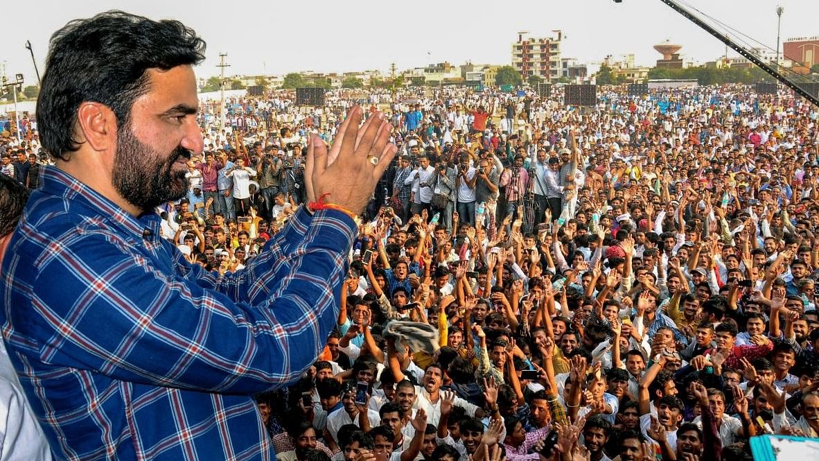 Old rivals clash for Rajasthan's Nagaur LS seat as I.N.D.I.A. candidate Hanuman Beniwal takes on BJP's Jyoti Mirdha