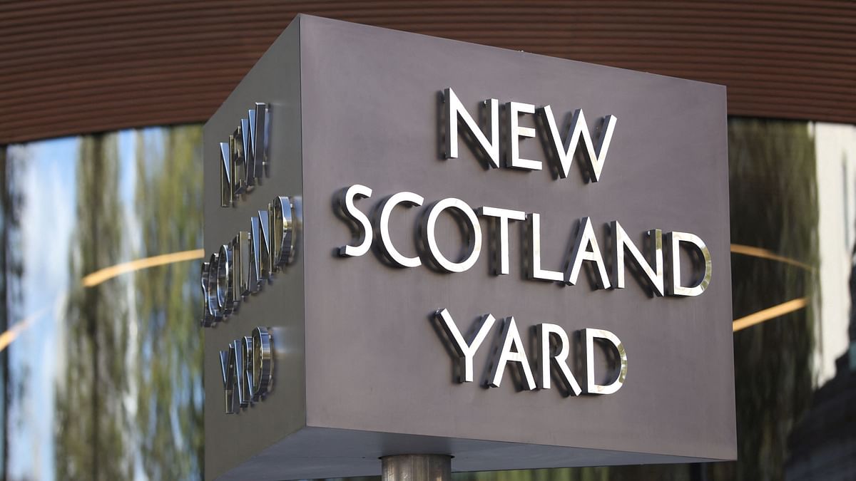Scotland Yard urges protesters to call off Armistice Day march